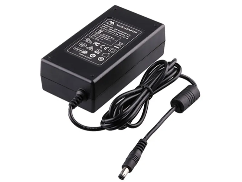 Adaptor universal AC/DC