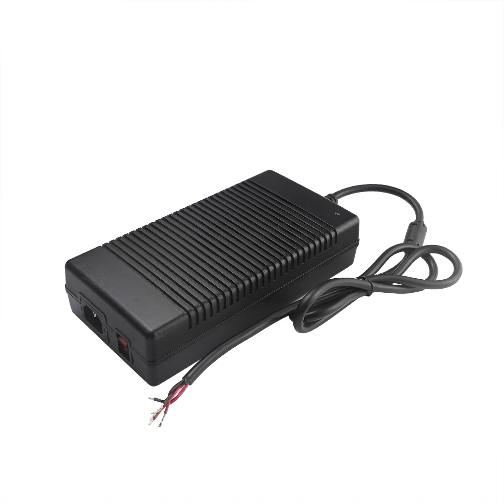 Adaptor de alimentare pentru desktop de 300 W cu buton de comutare